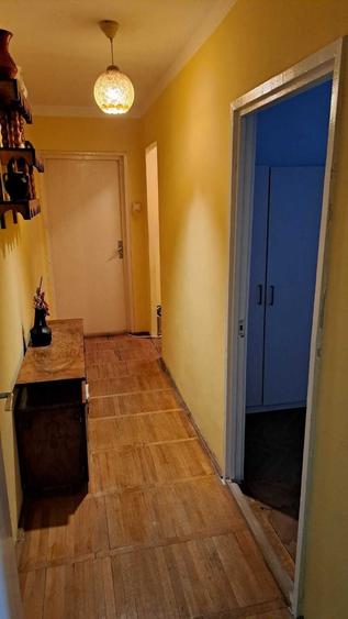 Apartament cu 3 camere semidecomandat în Dacia