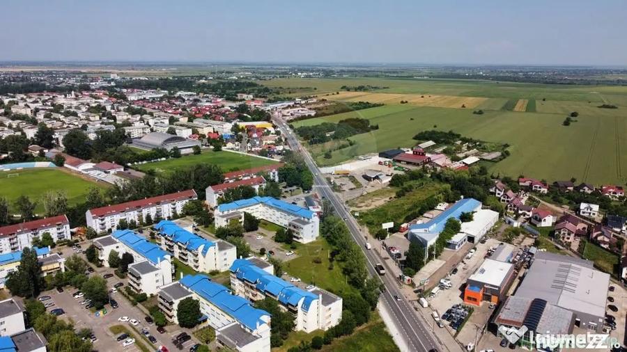 Teren de 73351 mp, în Sud