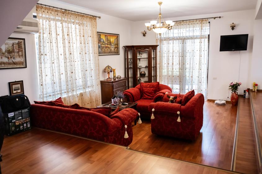 Casă individuală cu 4 camere cu Teren 400 Mp în Sud