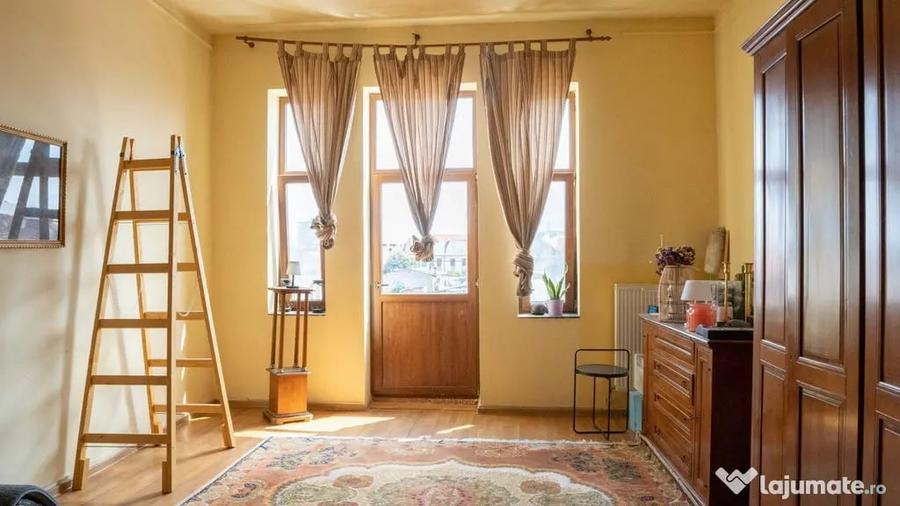 Apartament cu 2 camere semidecomandat în Central