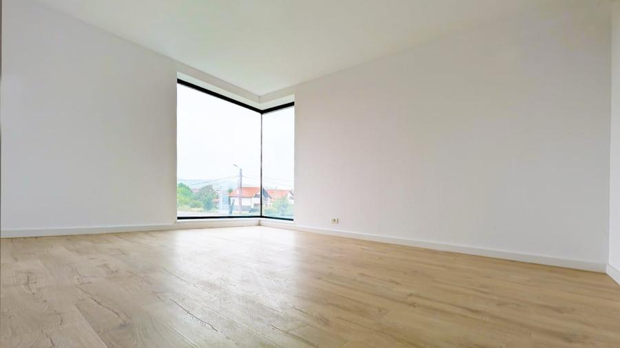 Apartament cu 4 camere decomandat în Nord-Vest