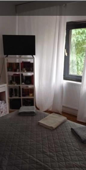 Apartament cu 2 camere decomandat în Far
