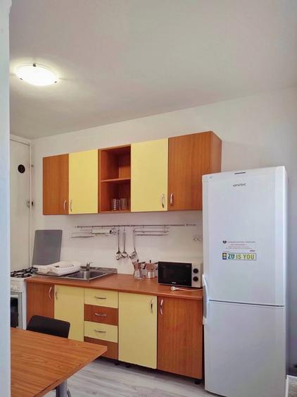 Casă cu 5 camere cu Teren 100 Mp în Central