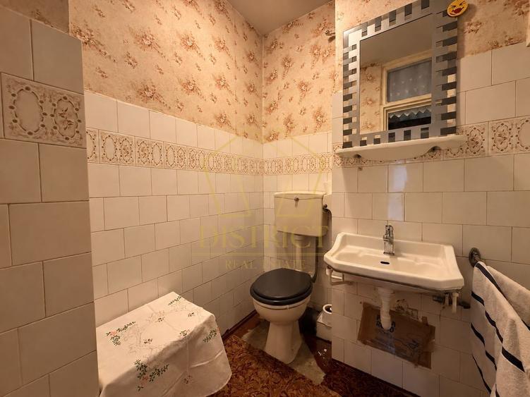 Apartament cu 3 camere decomandat în Buziașului