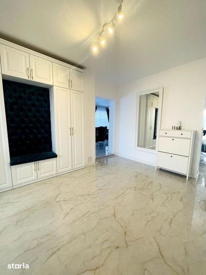 Casă cu 6 camere cu Teren 370 Mp în Haieu