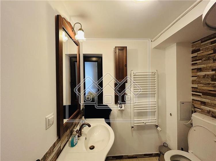 Casă individuală cu 5 camere cu Canalizare în Cisnădioara