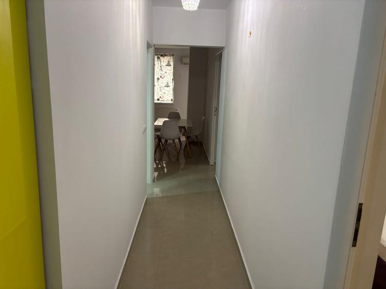 Apartament cu 3 camere decomandat, mobilat în Oancea