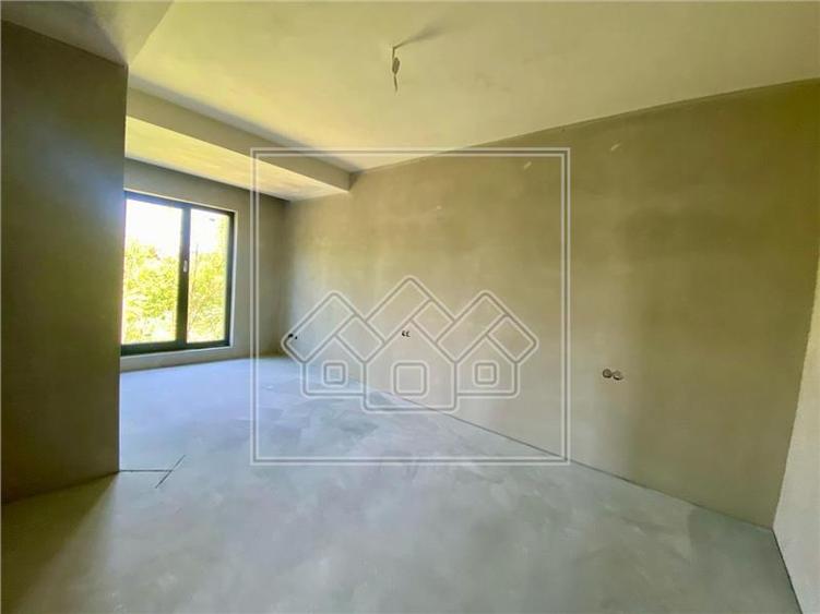 Apartament cu 3 camere nedecomandat în Arhitecților - Calea Cisnădiei
