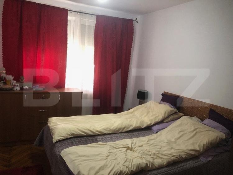 Apartament cu 4 camere semidecomandat, mobilat în Micro 14