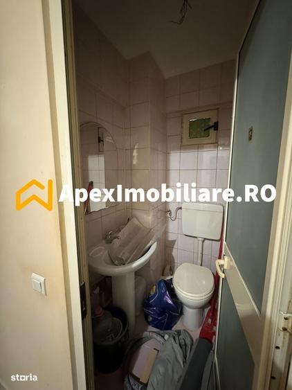 Apartament cu 3 camere decomandat în Valea Ialomiței