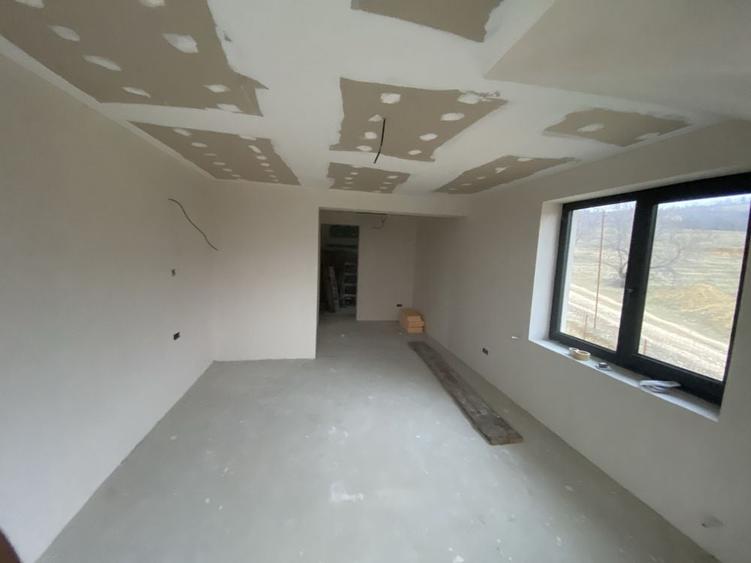 Casă cu 4 camere în Vlădiceni