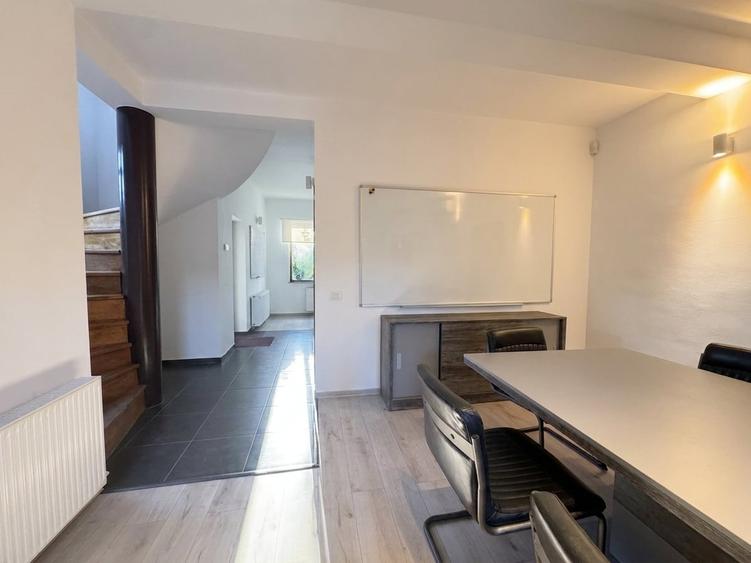 Duplex cu 5 camere cu Canalizare în Băneasa
