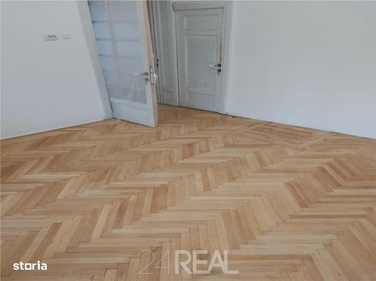 Casă cu 4 camere în Splaiul Unirii