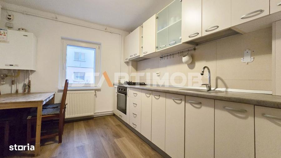 Apartament cu 3 camere decomandat în Valea Cetății