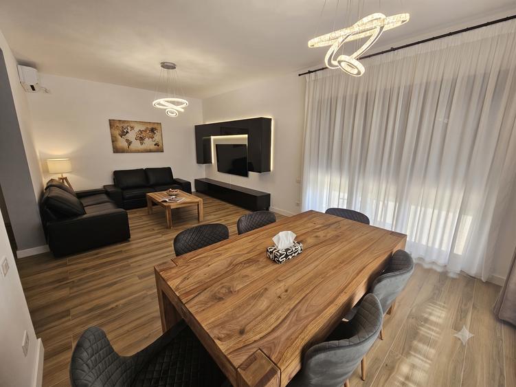 Casă individuală cu 4 camere cu Teren 450 Mp în Tunari