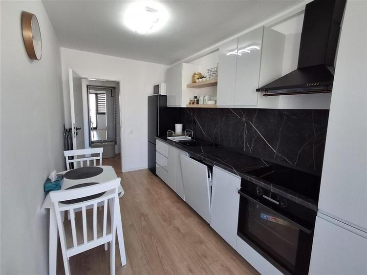Apartament cu 3 camere semidecomandat în Arhitecților - Calea Cisnădiei