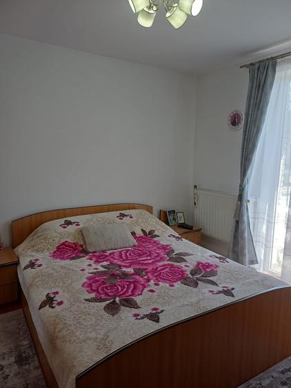 Apartament cu 2 camere decomandat în Slătinioara