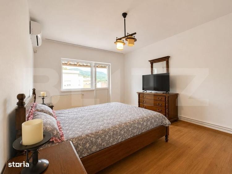 Apartament cu 4 camere semidecomandat în Deve