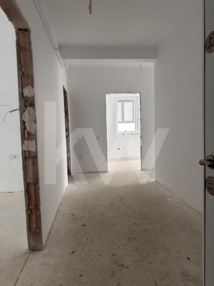 Apartament cu 3 camere decomandat în Cristian