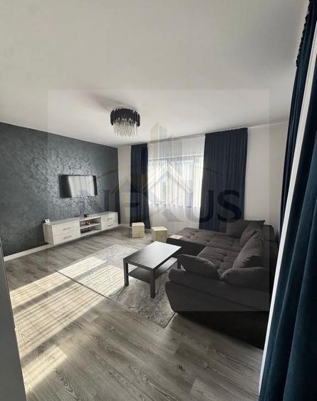 Apartament cu 3 camere semidecomandat, mobilat în Sud