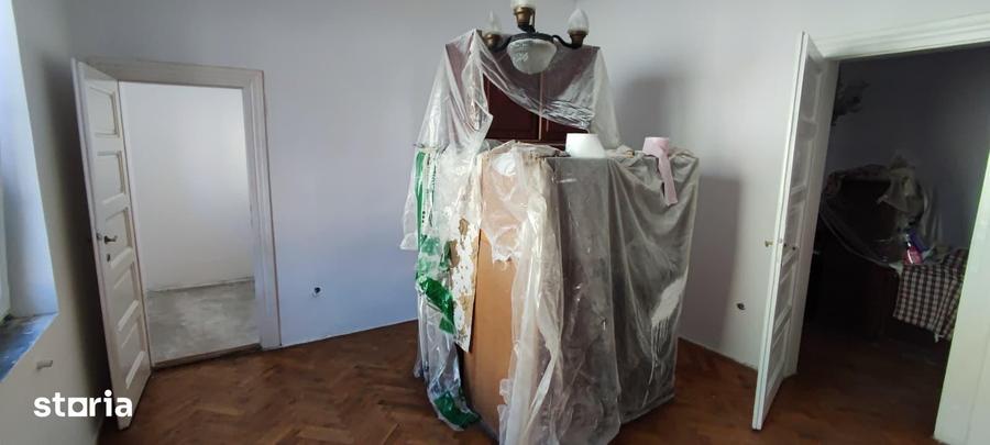 Casă cu 4 camere cu Teren 401 Mp în Salca