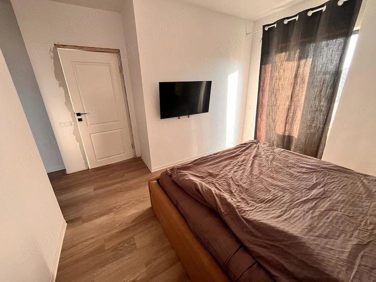 Apartament cu 3 camere semidecomandat în Florești