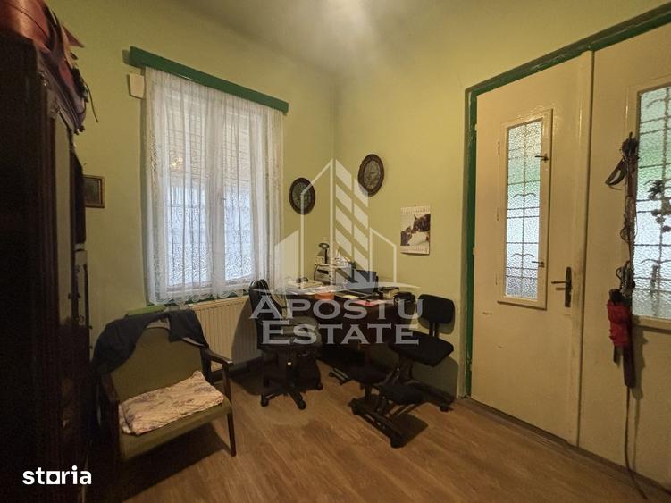 Casă cu 3 camere cu Teren 647 Mp în Girocului