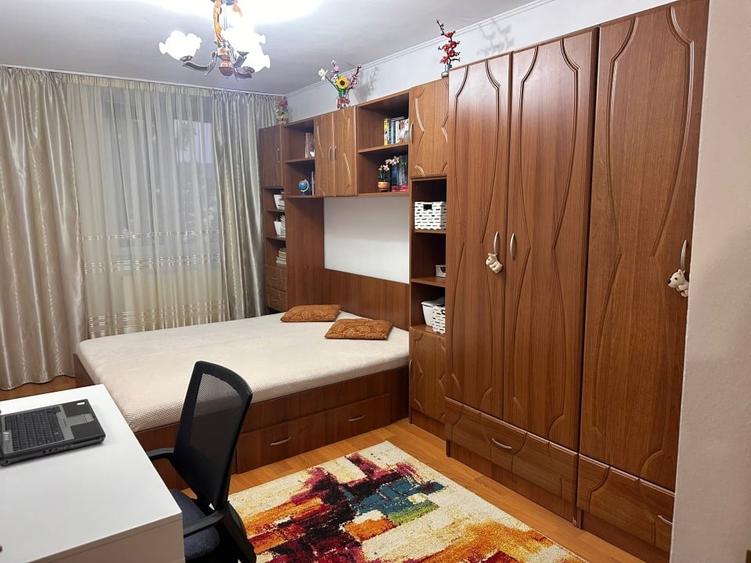 Apartament cu 2 camere decomandat, mobilat în Central