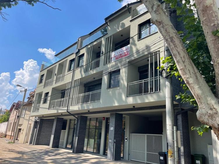 Apartament cu 2 camere decomandat în Ultracentral