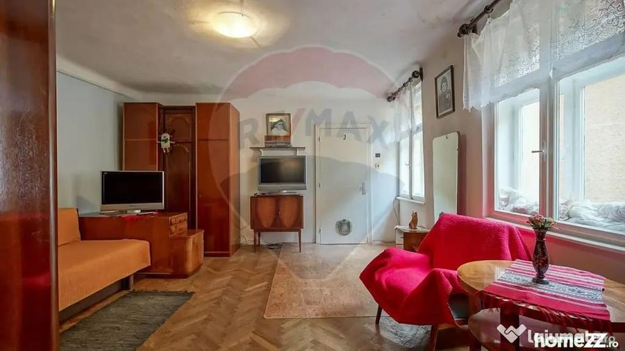 Apartament cu 3 camere nedecomandat în Centrul Istoric