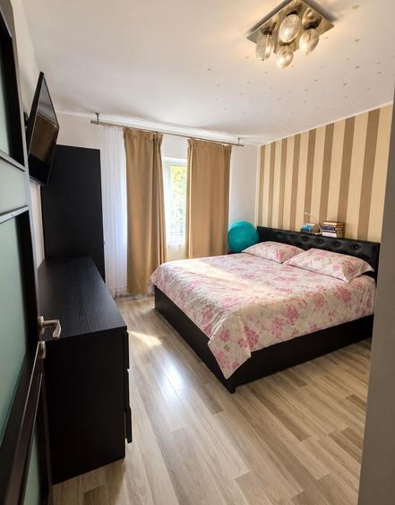 Apartament cu 3 camere decomandat în Târgu Cucu