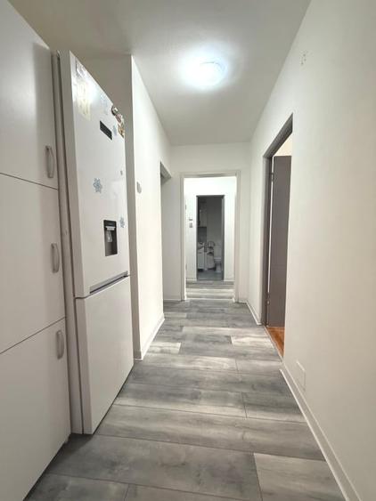 Apartament cu 3 camere decomandat, mobilat în Costin Georgian