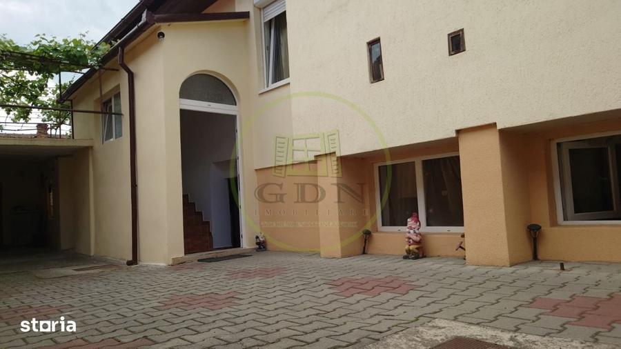 Casă cu 4 camere decomandat cu Teren 237 Mp în Central