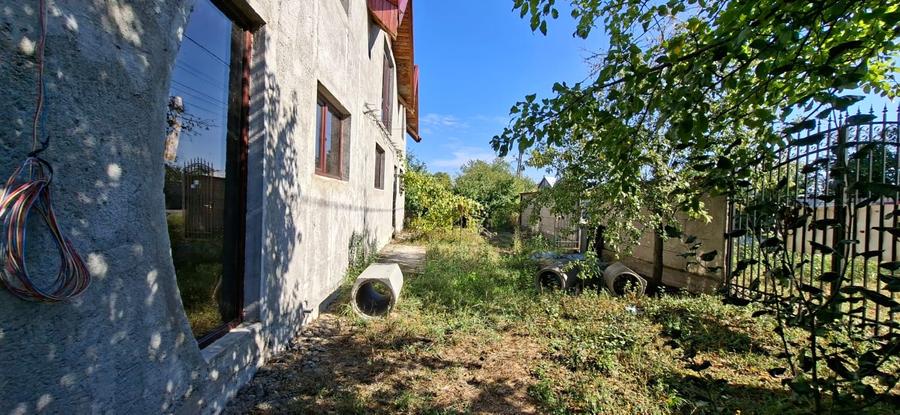 Casă cu 4 camere cu Teren 1000 Mp în Bâldana