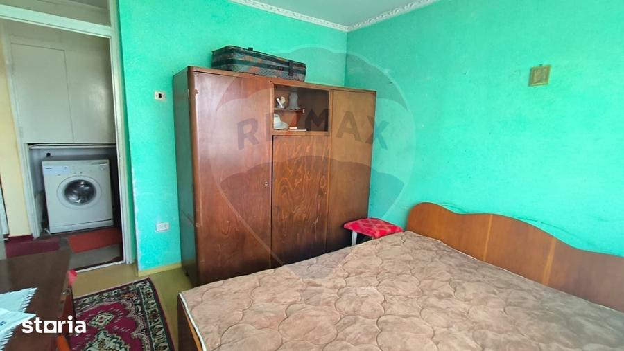 Apartament cu 3 camere decomandat în Micro 17