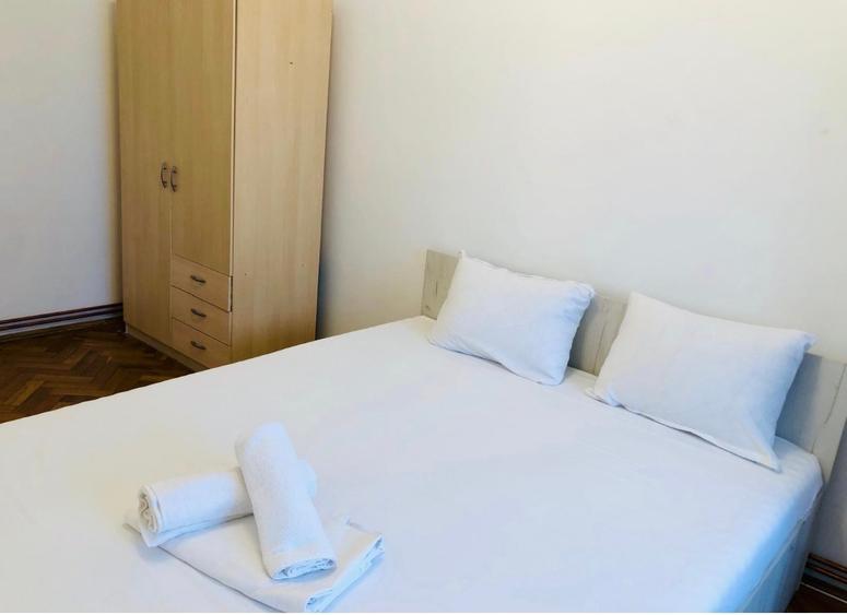 Apartament cu 4 camere decomandat în Punctele Cardinale