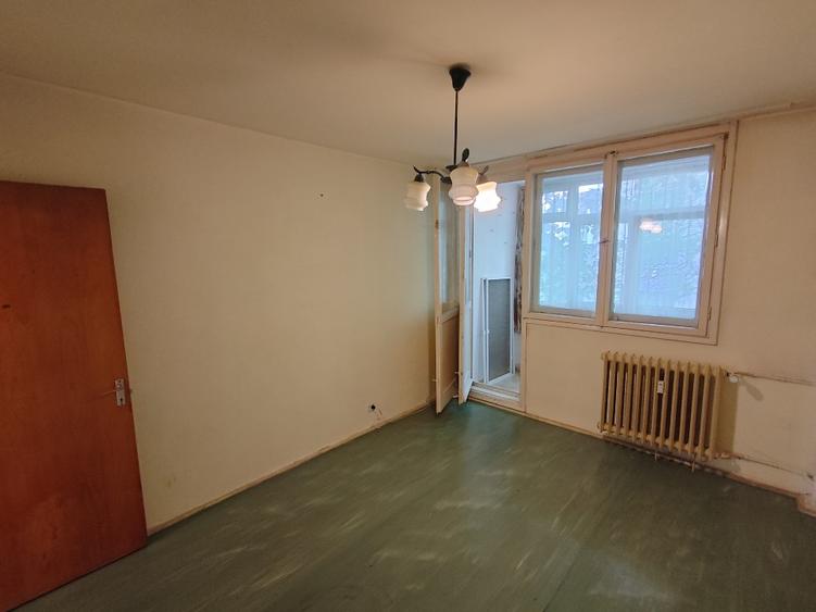 Apartament cu 3 camere semidecomandat în Drumul Taberei