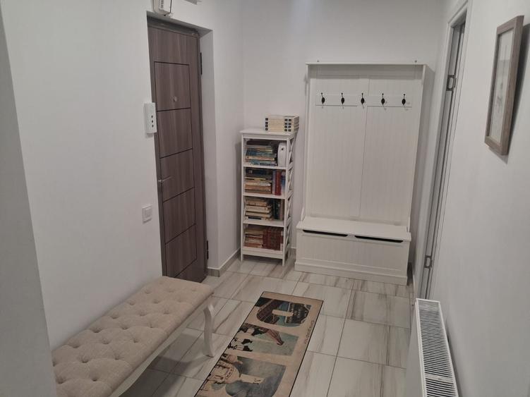 Apartament cu 2 camere semidecomandat în Central