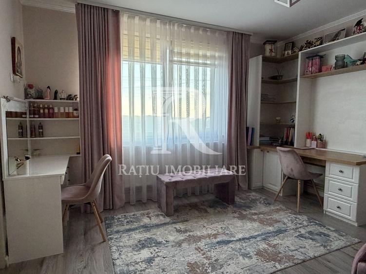 Casă individuală cu 9 camere cu Piscina în Cordău