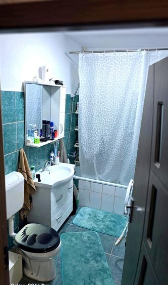 Apartament cu 2 camere decomandat în Florești