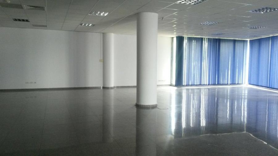 Birou, de 1,600 mp, în Domnești