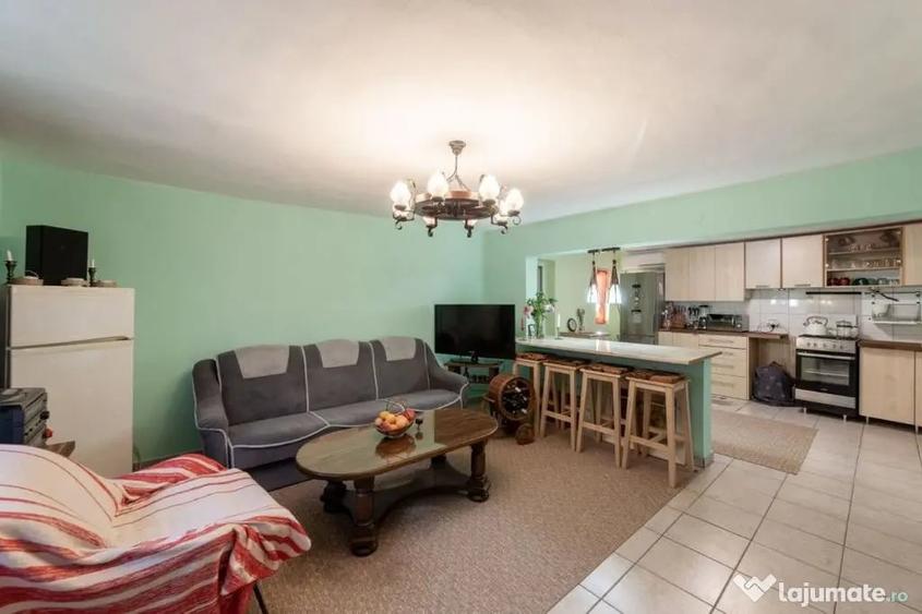 Casă cu 3 camere cu Teren 2720 Mp în Uliești