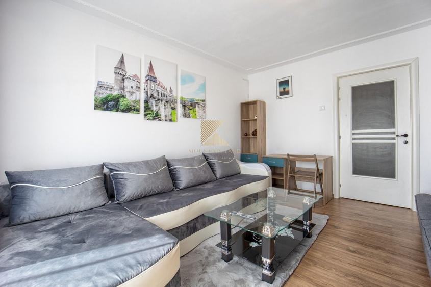 Apartament cu 3 camere decomandat, mobilat în Bartolomeu