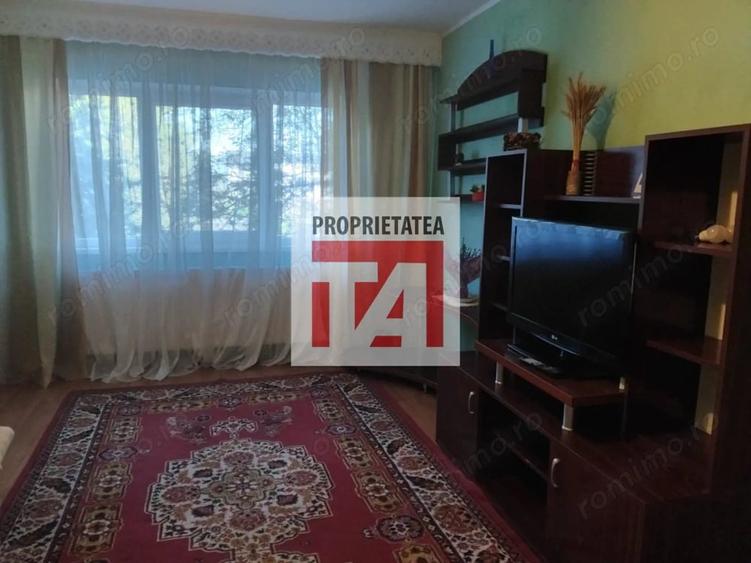Apartament cu 3 camere decomandat în Hotvon