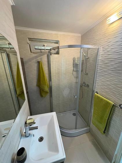 Apartament cu 2 camere decomandat în Micro 6