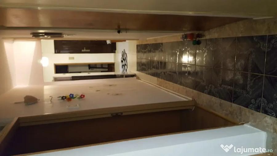 Apartament cu 3 camere decomandat în Rahova