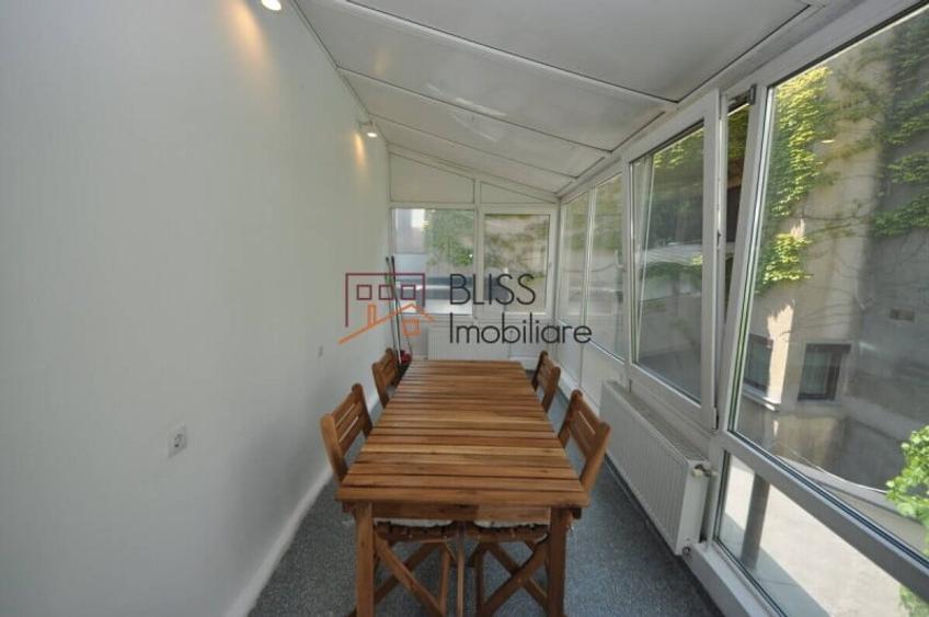 Apartament cu 5 camere decomandat în P-ța Dorobanți