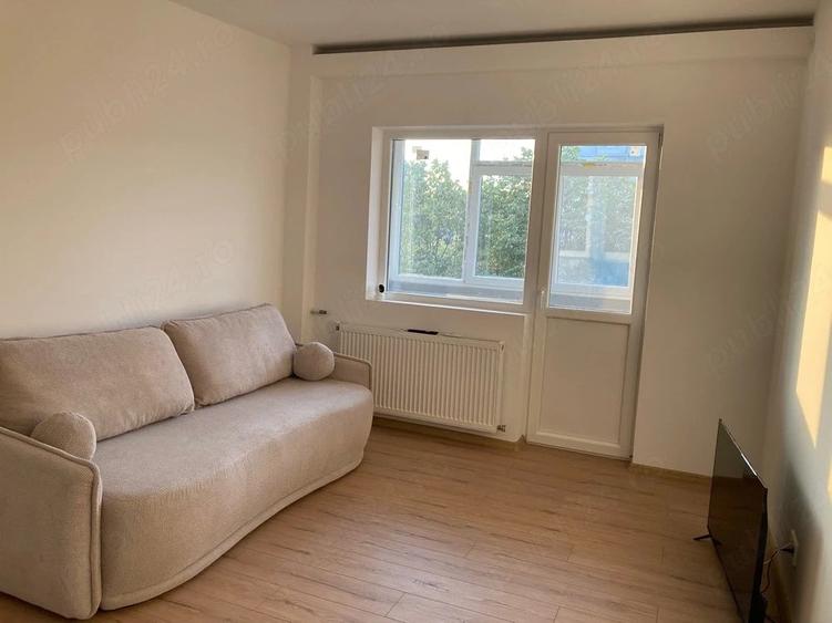 Apartament cu 3 camere semidecomandat în Central