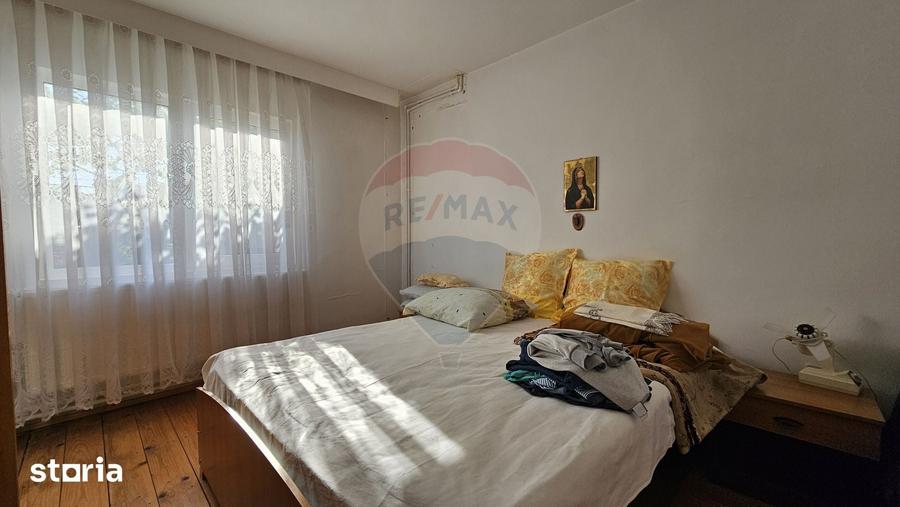 Casă cu 5 camere cu Teren 2078 Mp în Baia