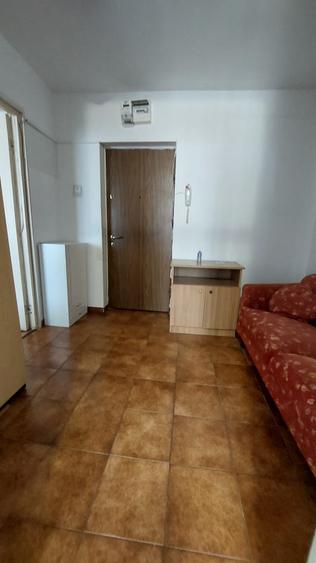 Apartament cu 2 camere semidecomandat în Veteranilor